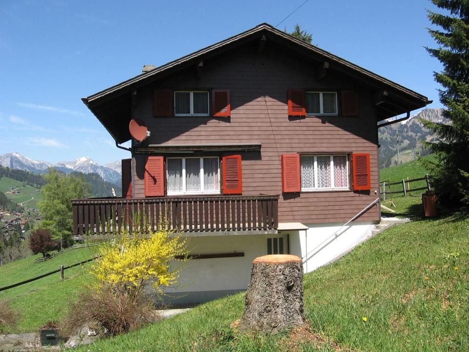 Zijaanzicht van het chalet